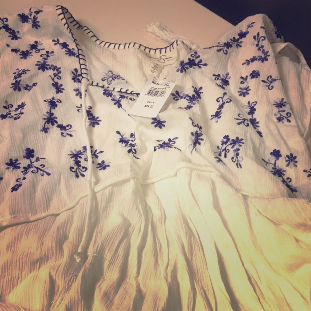 Jessica simpson maternity shirt